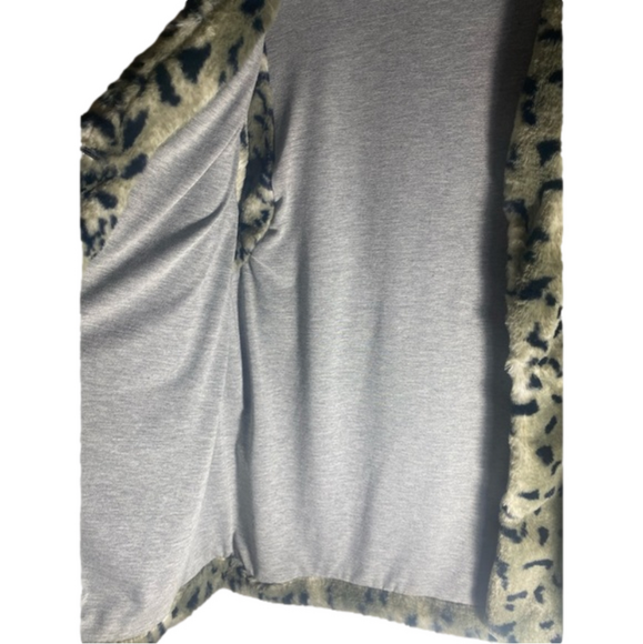 Dylan Faux Fur Vest - Picture 3 of 7